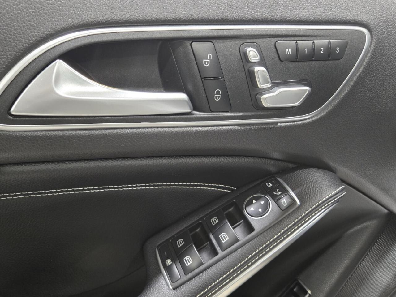 2019 Mercedes-Benz GLA250 250 4MATIC (AWD) Leather & Panoramic No Accidents Photo