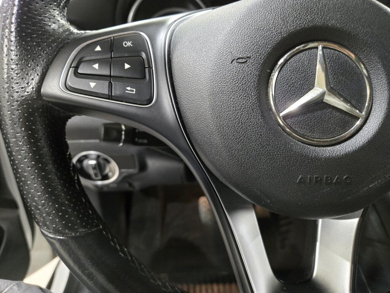 2019 Mercedes-Benz GLA250 250 4MATIC (AWD) Leather & Panoramic No Accidents Photo