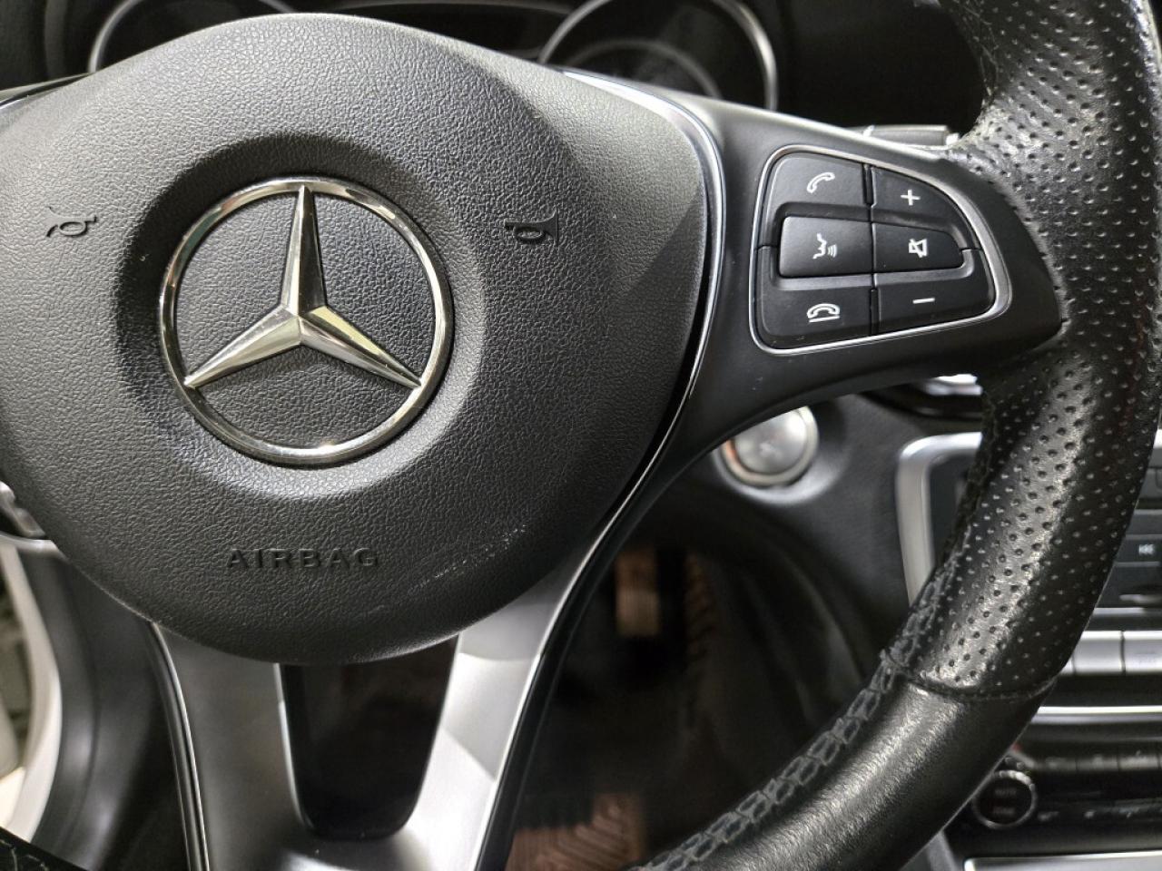 2019 Mercedes-Benz GLA250 250 4MATIC (AWD) Leather & Panoramic No Accidents Photo