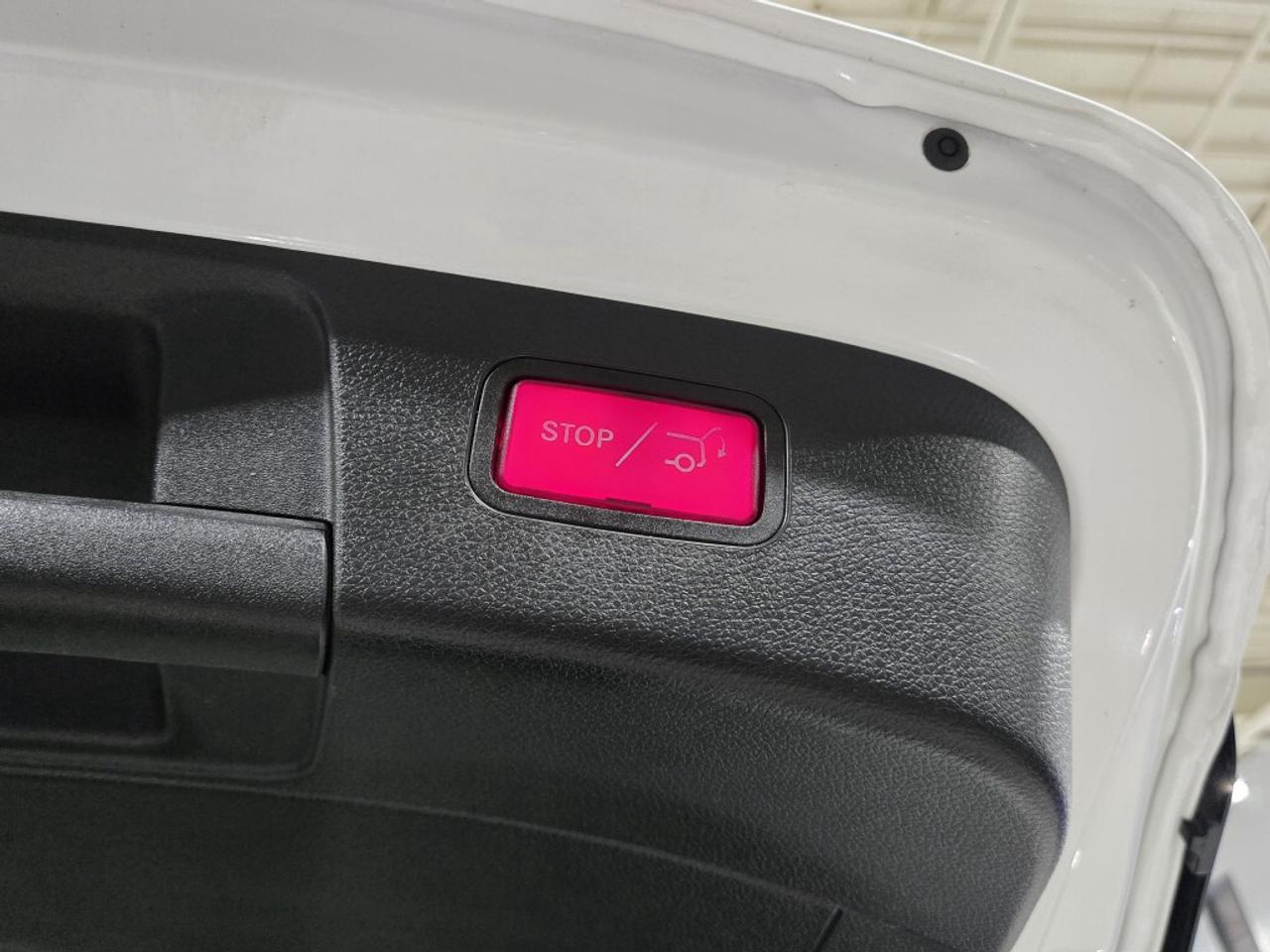 2019 Mercedes-Benz GLA250 250 4MATIC (AWD) Leather & Panoramic No Accidents Photo