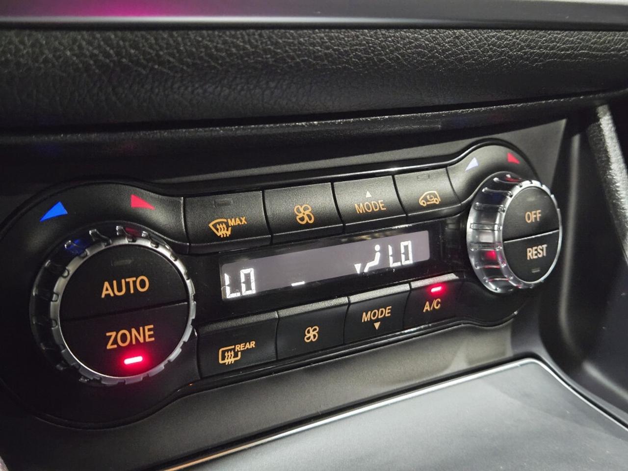 2019 Mercedes-Benz GLA250 250 4MATIC (AWD) Leather & Panoramic No Accidents Photo