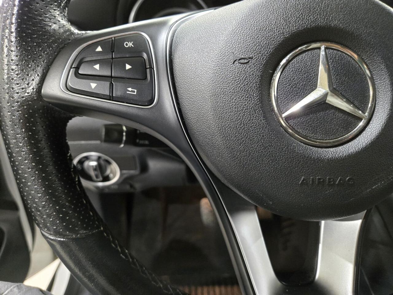 2019 Mercedes-Benz GLA250 250 4MATIC (AWD) Leather & Panoramic No Accidents Photo