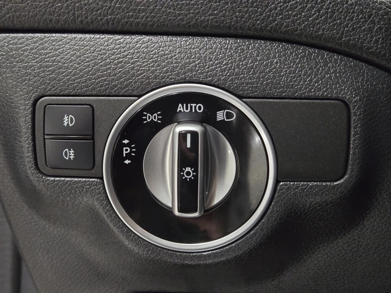 2019 Mercedes-Benz GLA250 250 4MATIC (AWD) Leather & Panoramic No Accidents Photo