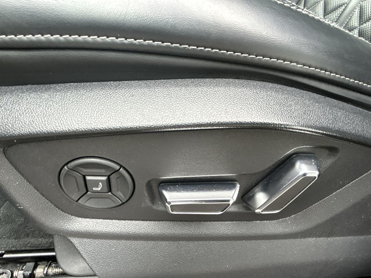 2022 Audi SQ8 4.0T quattro 8sp   Massage Seats   Black Optics Photo