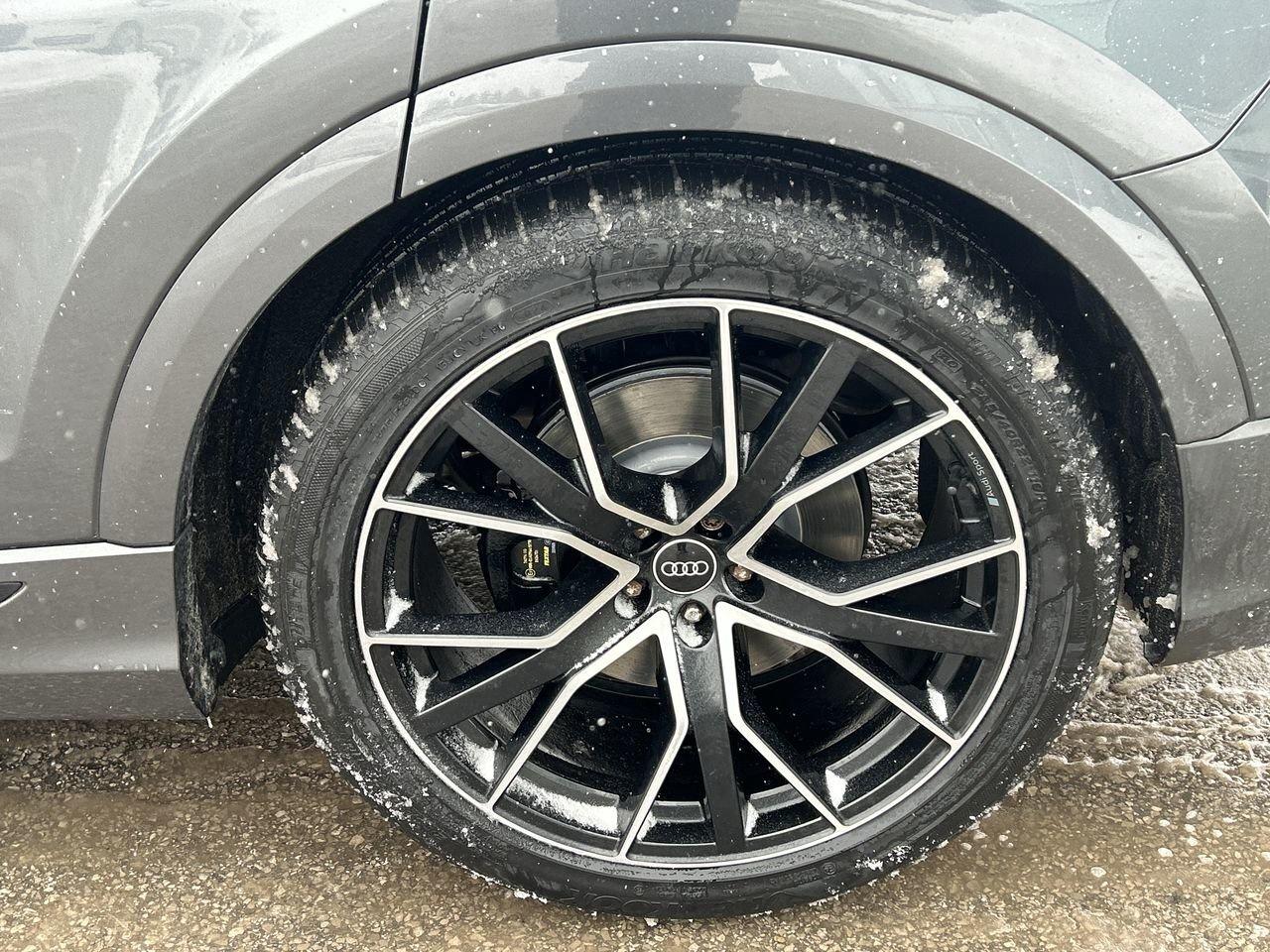 2022 Audi SQ8 4.0T quattro 8sp   Massage Seats   Black Optics Photo