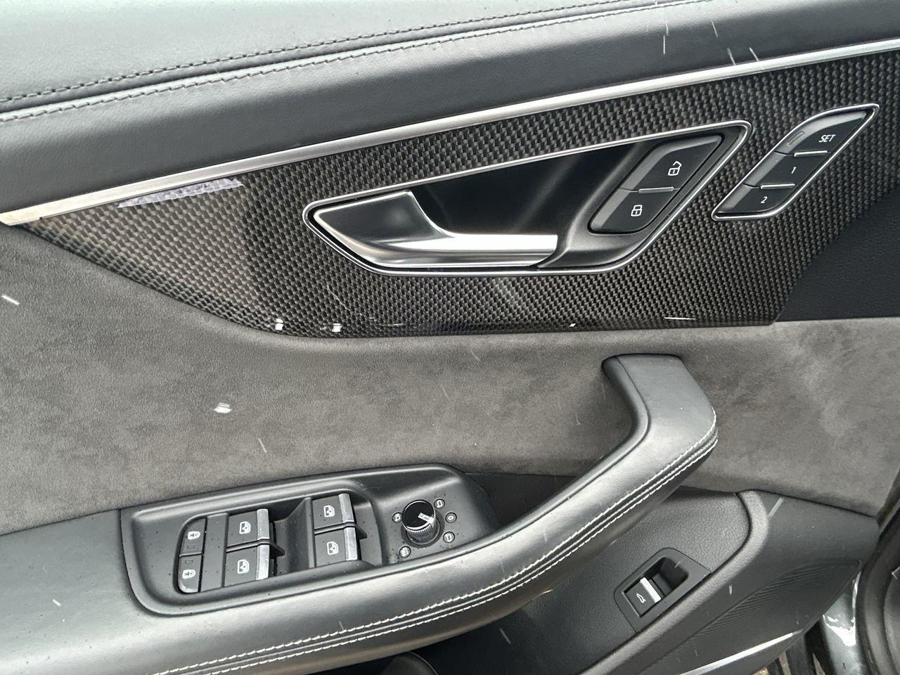 2022 Audi SQ8 4.0T quattro 8sp   Massage Seats   Black Optics Photo