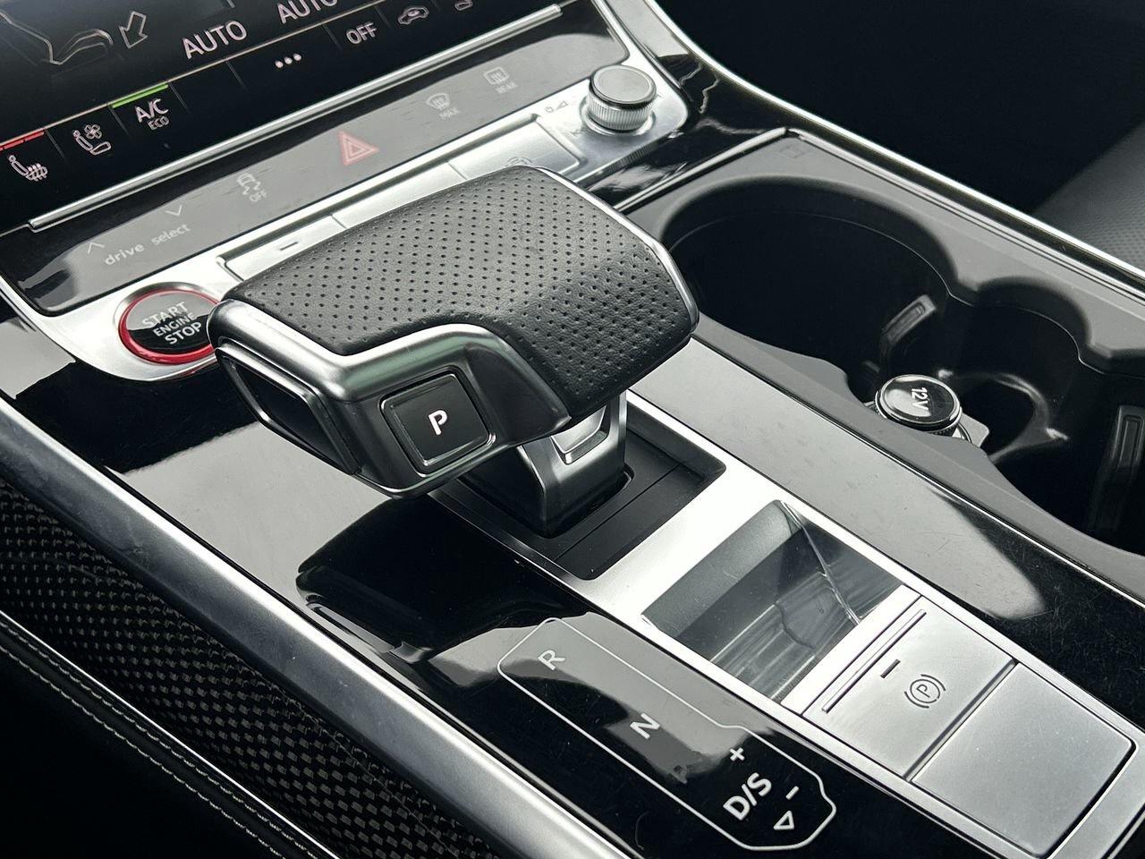 2022 Audi SQ8 4.0T quattro 8sp   Massage Seats   Black Optics Photo