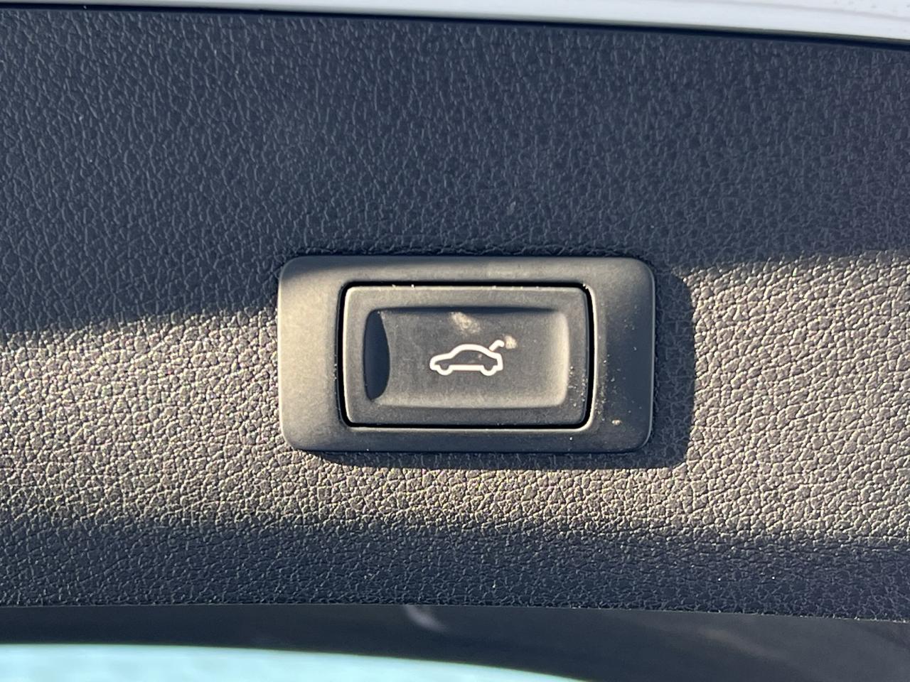 2014 Audi Q7 TDI Progressiv – Certified & Clean CarFax   3.0L D Photo