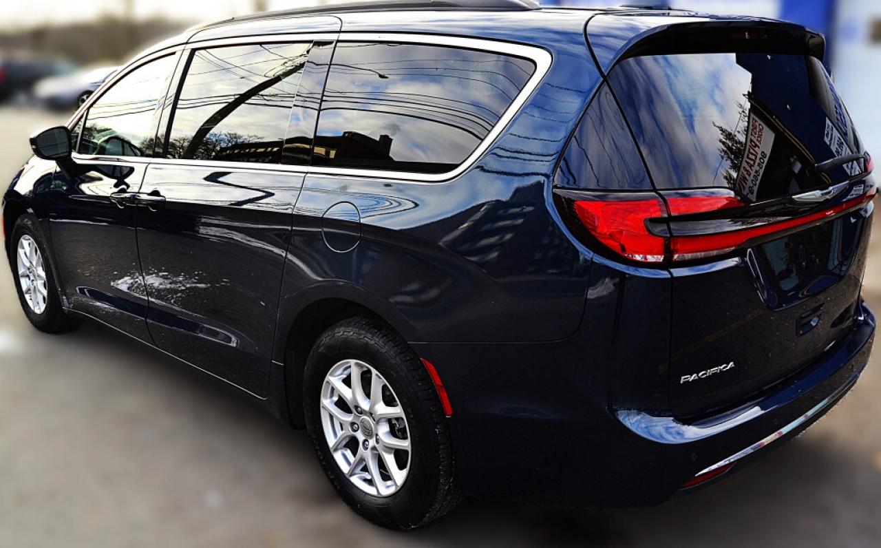 2022 Chrysler Pacifica Touring L Front-Wheel Drive Passenger Van Automati Photo