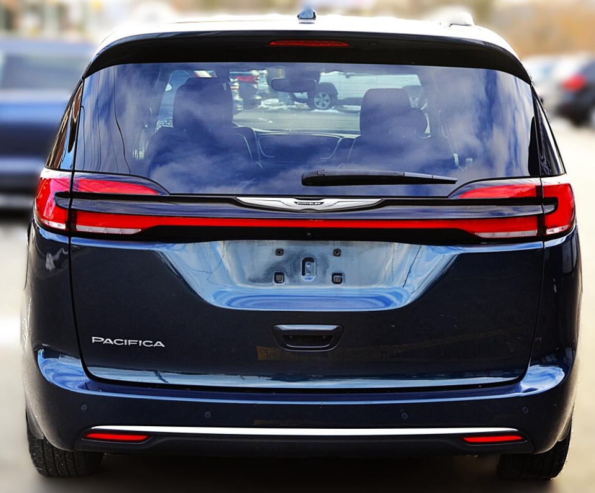 2022 Chrysler Pacifica Touring L Front-Wheel Drive Passenger Van Automati Photo3