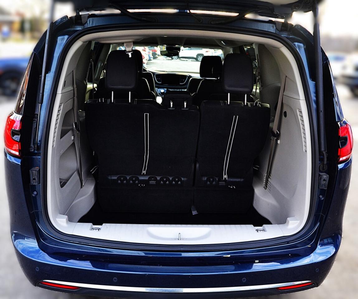 2022 Chrysler Pacifica Touring L Front-Wheel Drive Passenger Van Automati Photo