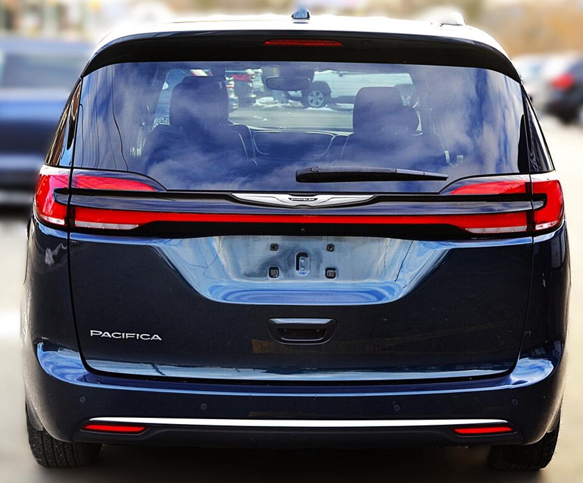 2022 Chrysler Pacifica Touring L Front-Wheel Drive Passenger Van Automati Photo