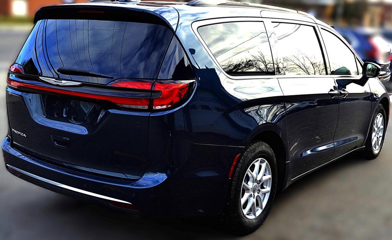 2022 Chrysler Pacifica Touring L Front-Wheel Drive Passenger Van Automati Photo4