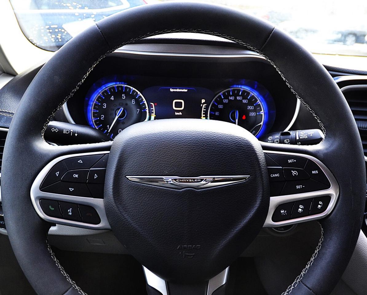 2022 Chrysler Pacifica Touring L Front-Wheel Drive Passenger Van Automati Photo