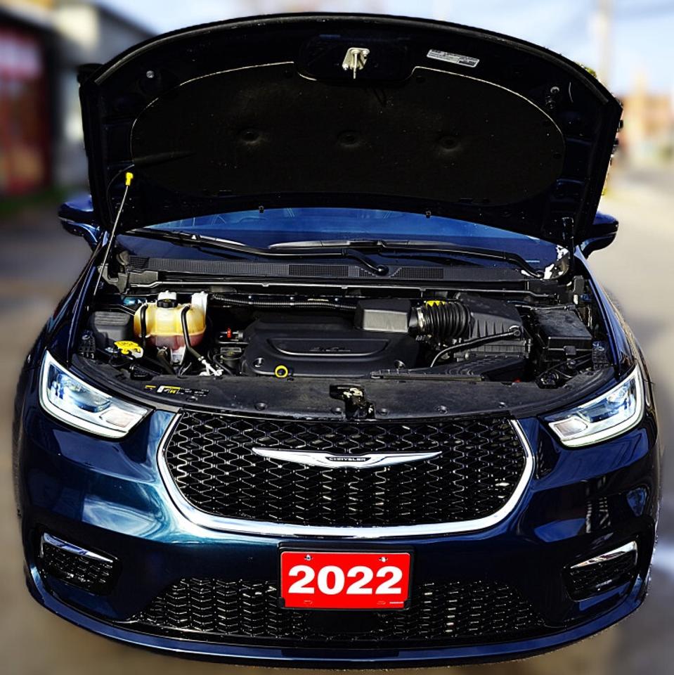 2022 Chrysler Pacifica Touring L Front-Wheel Drive Passenger Van Automati Photo