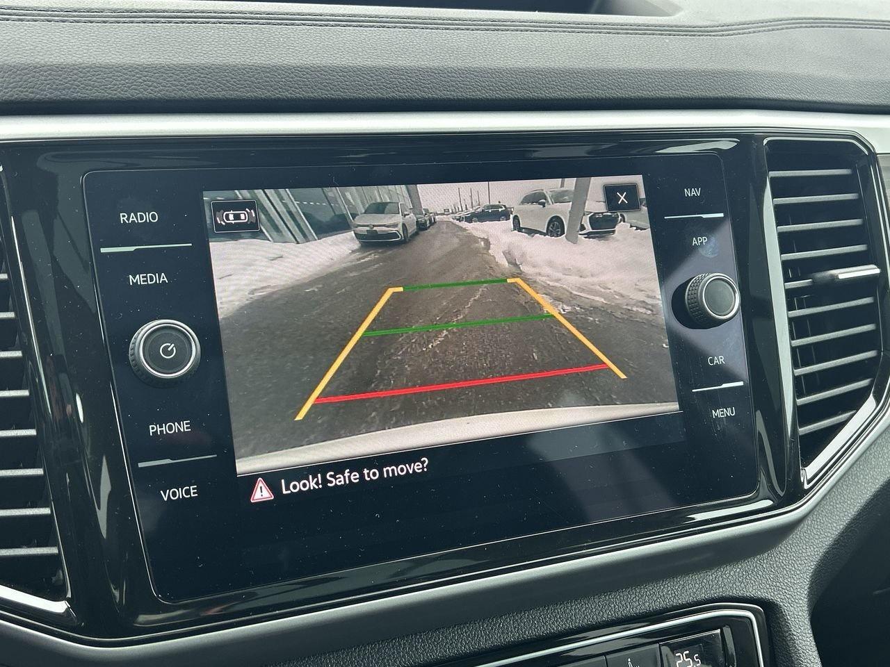 2023 Volkswagen Atlas Highline 3.6L 8sp   Accident-Free Photo