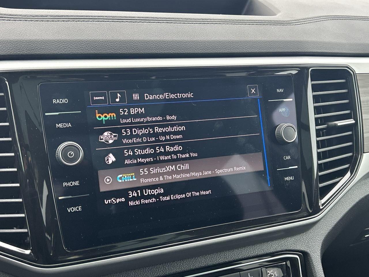 2023 Volkswagen Atlas Highline 3.6L 8sp   Accident-Free Photo