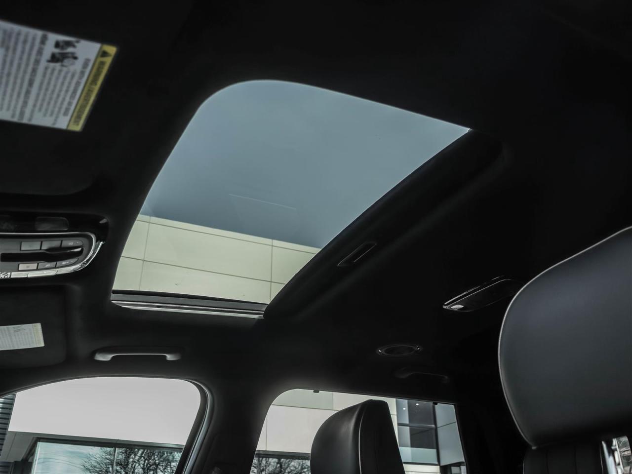 2023 Hyundai PALISADE AWD Ultimate Calligraphy 7P Photo