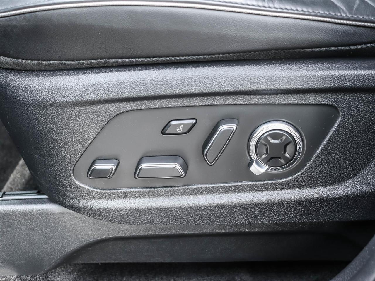 2023 Hyundai PALISADE AWD Ultimate Calligraphy 7P Photo