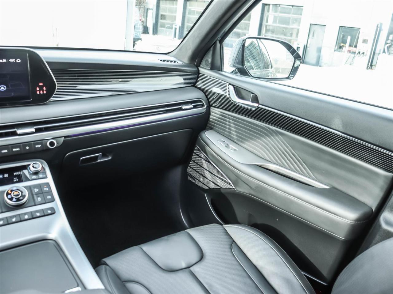 2023 Hyundai PALISADE AWD Ultimate Calligraphy 7P Photo