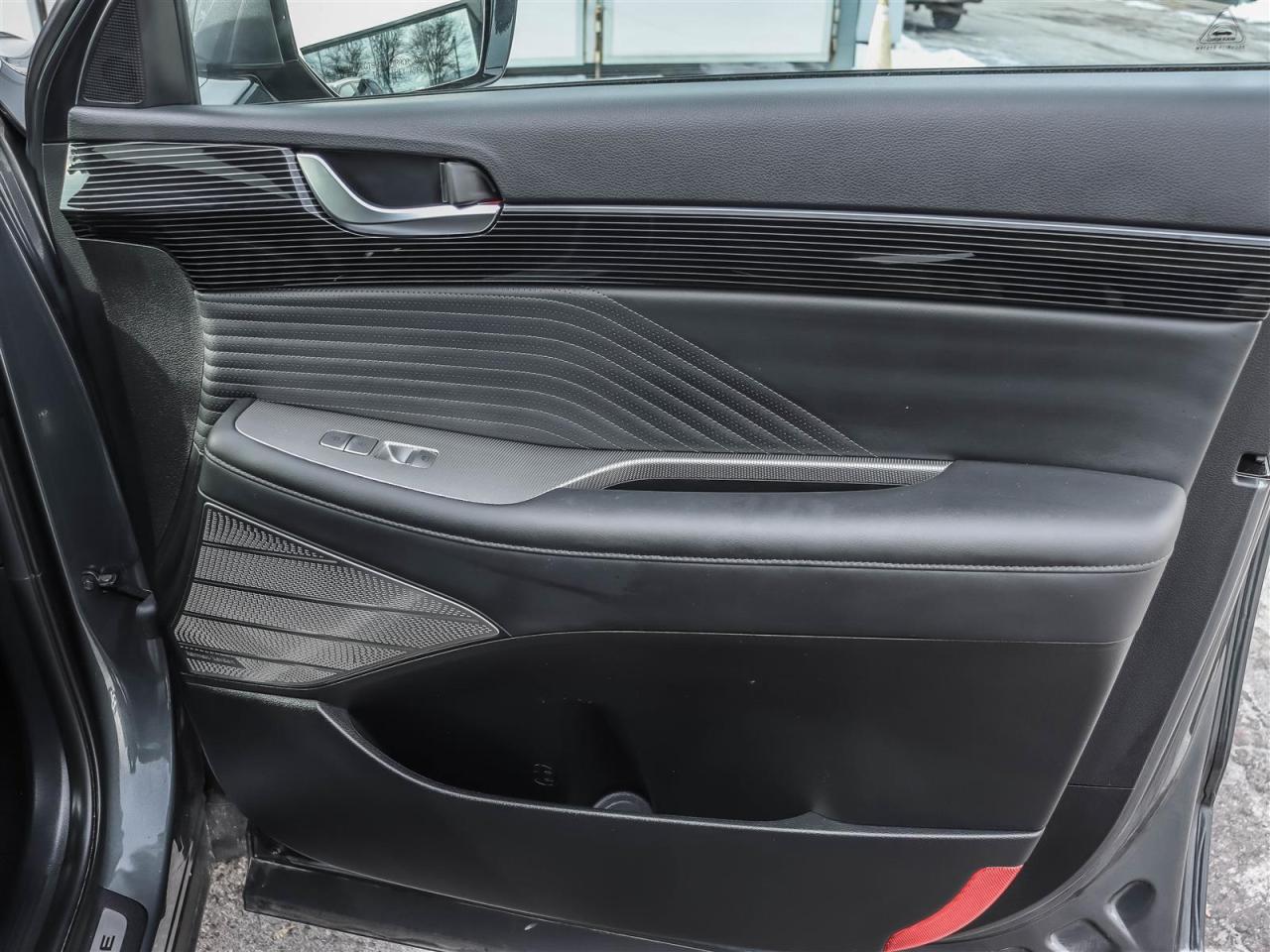 2023 Hyundai PALISADE AWD Ultimate Calligraphy 7P Photo