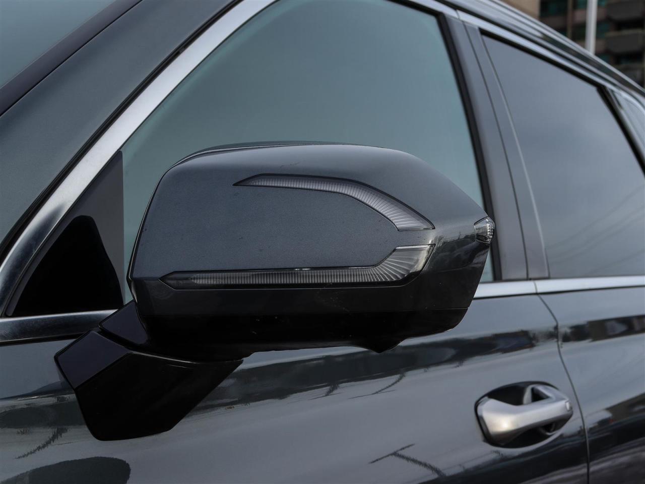 2023 Hyundai PALISADE AWD Ultimate Calligraphy 7P Photo