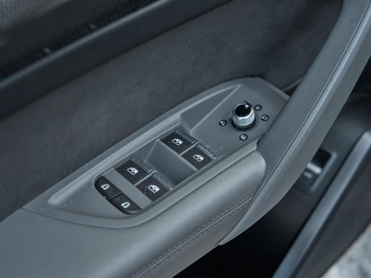 2022 Audi SQ5 3.0T Progressiv quattro 8sp Tiptronic Photo