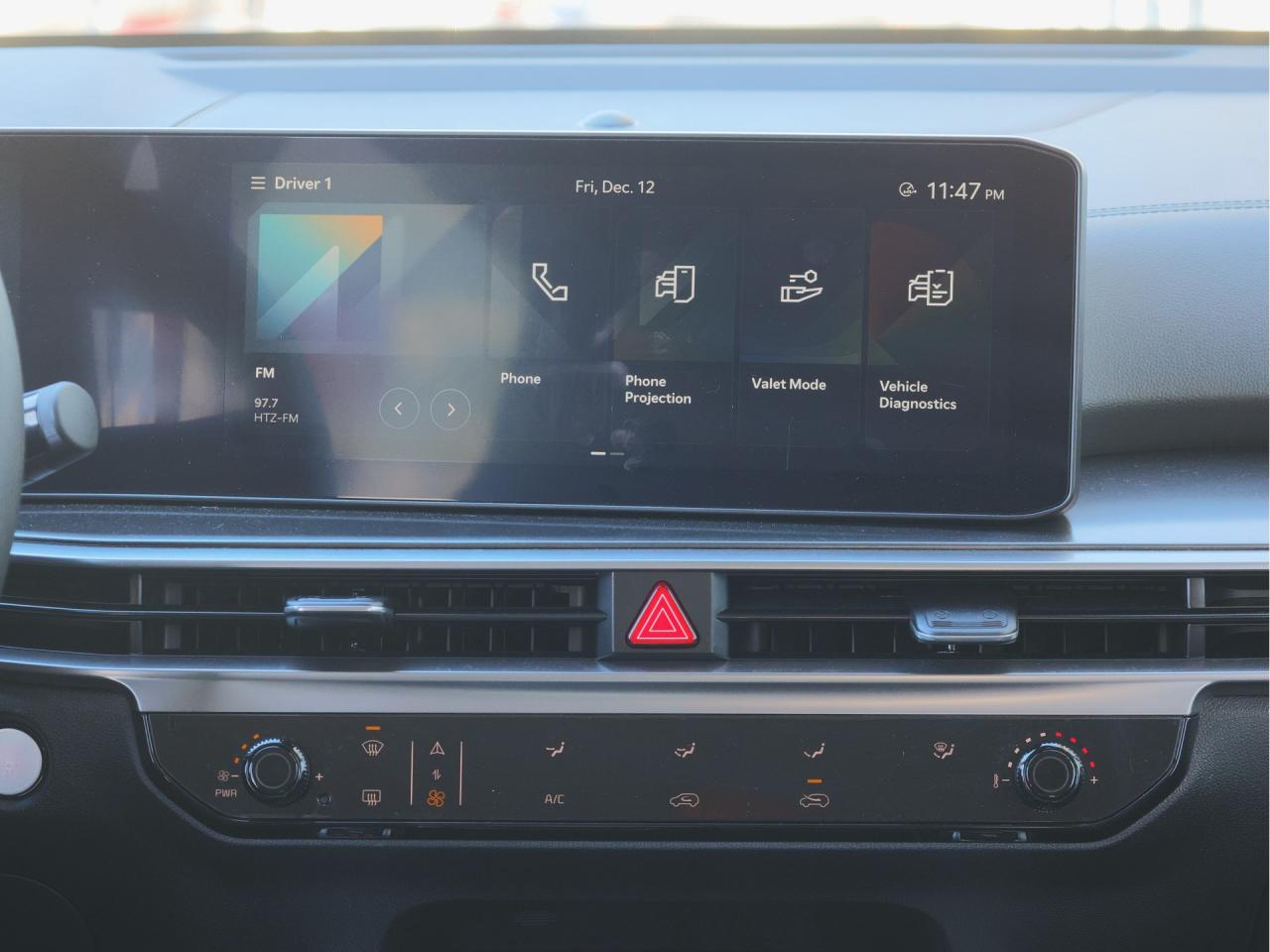 2025 Kia Sorento LX AWD   3rd Row Seat   Heated Seat   Lane Assist Photo