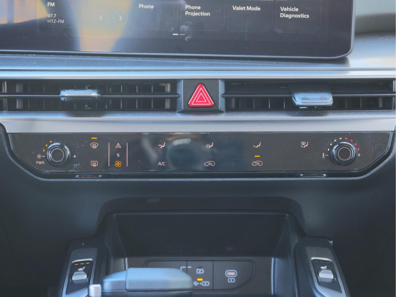 2025 Kia Sorento LX AWD   3rd Row Seat   Heated Seat   Lane Assist Photo