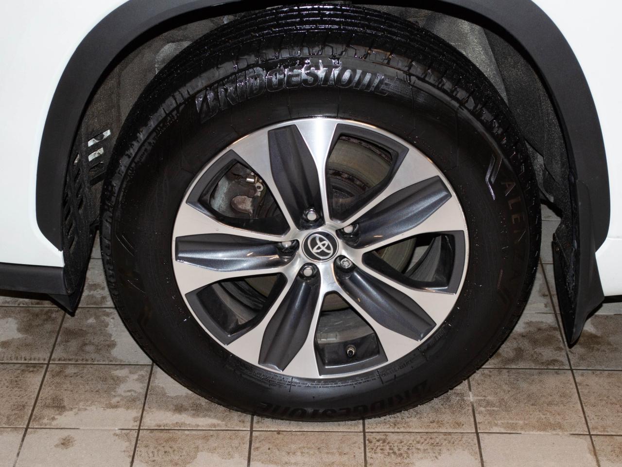 2024 Toyota Highlander Hybrid XLE Photo