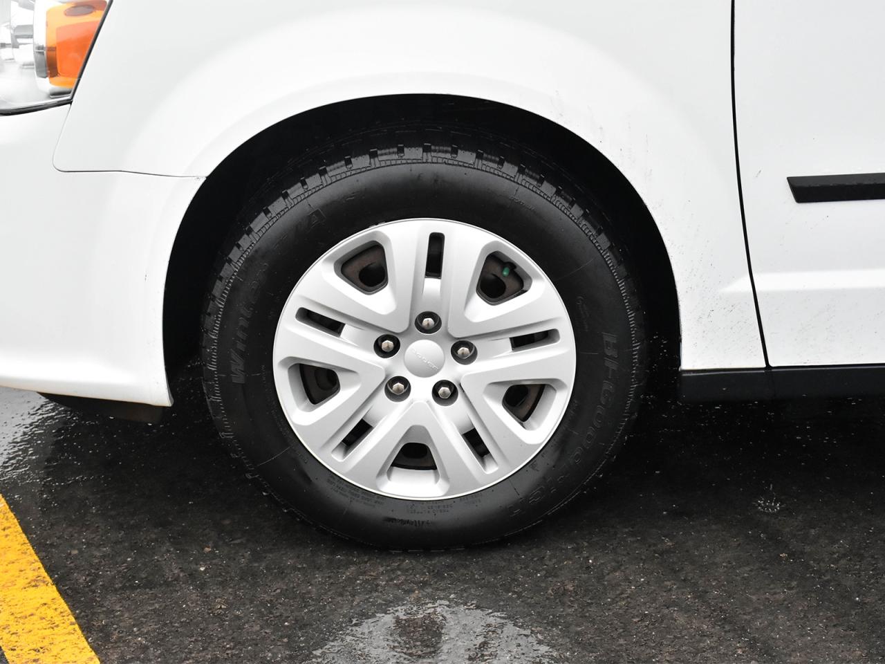 2015 Dodge Grand Caravan SE Photo