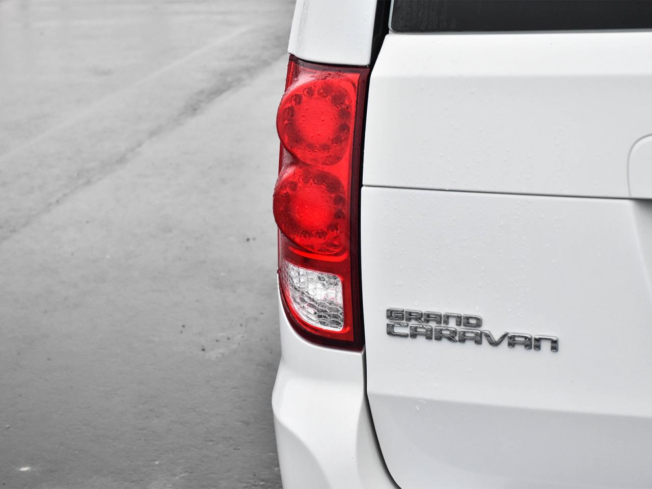 2015 Dodge Grand Caravan SE Photo