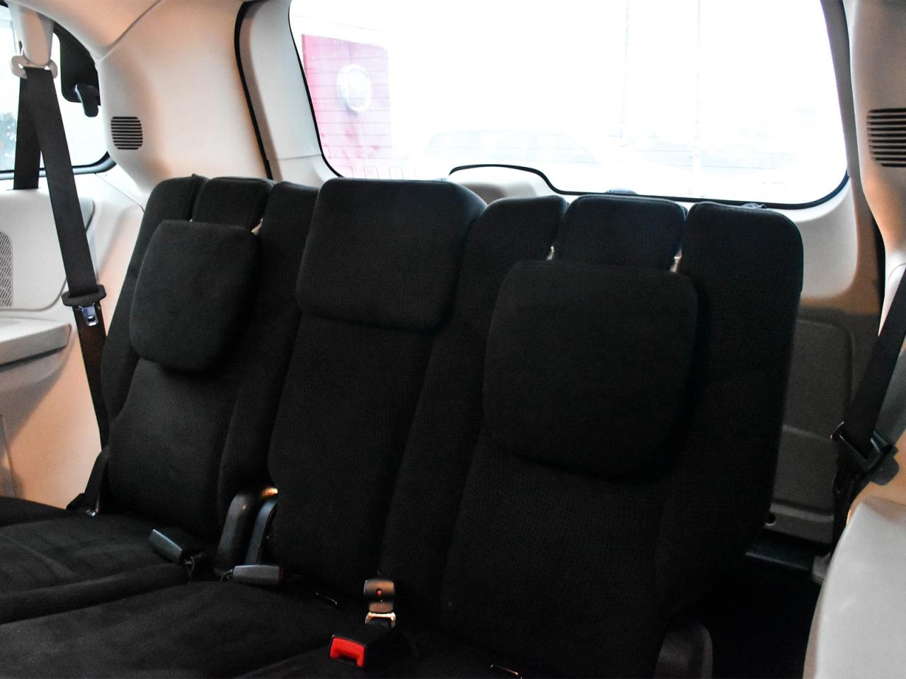 2015 Dodge Grand Caravan SE Photo