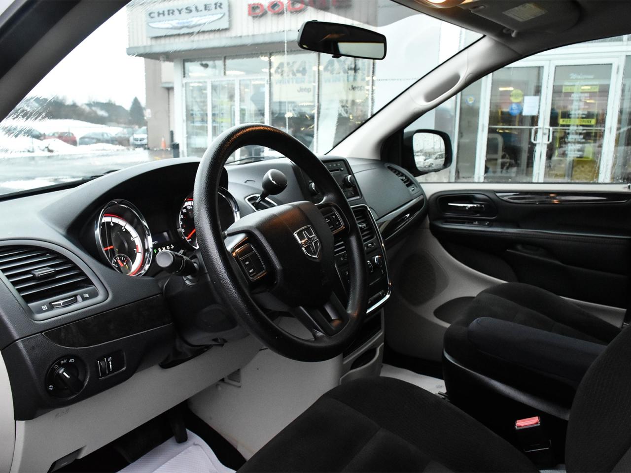 2015 Dodge Grand Caravan SE Photo