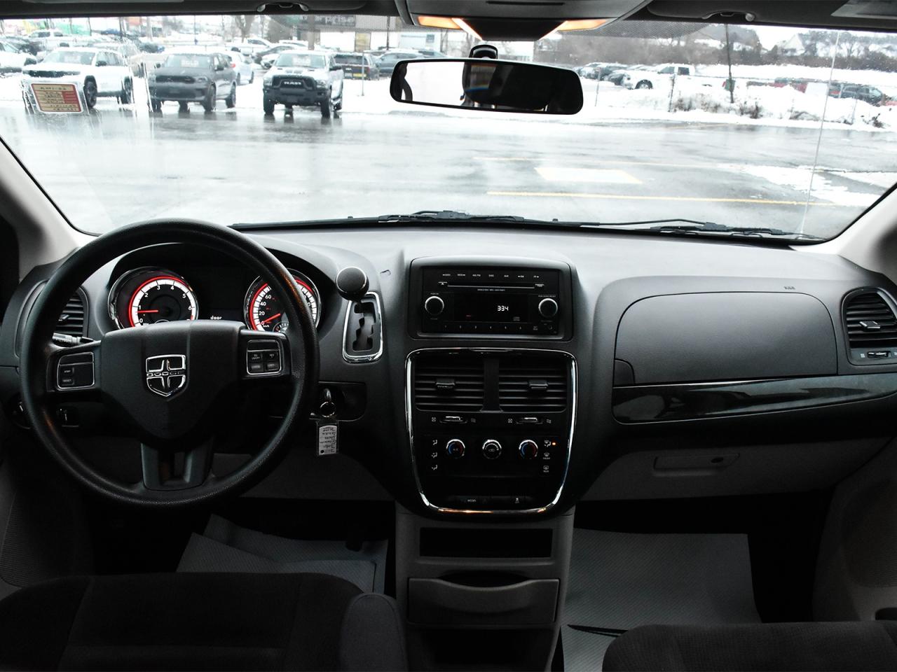 2015 Dodge Grand Caravan SE Photo