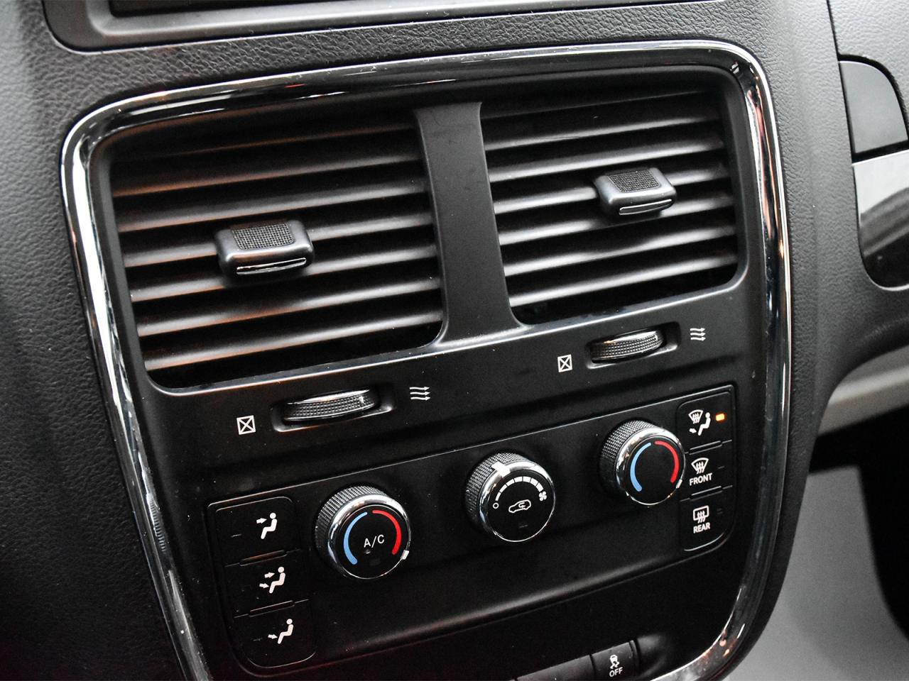 2015 Dodge Grand Caravan SE Photo