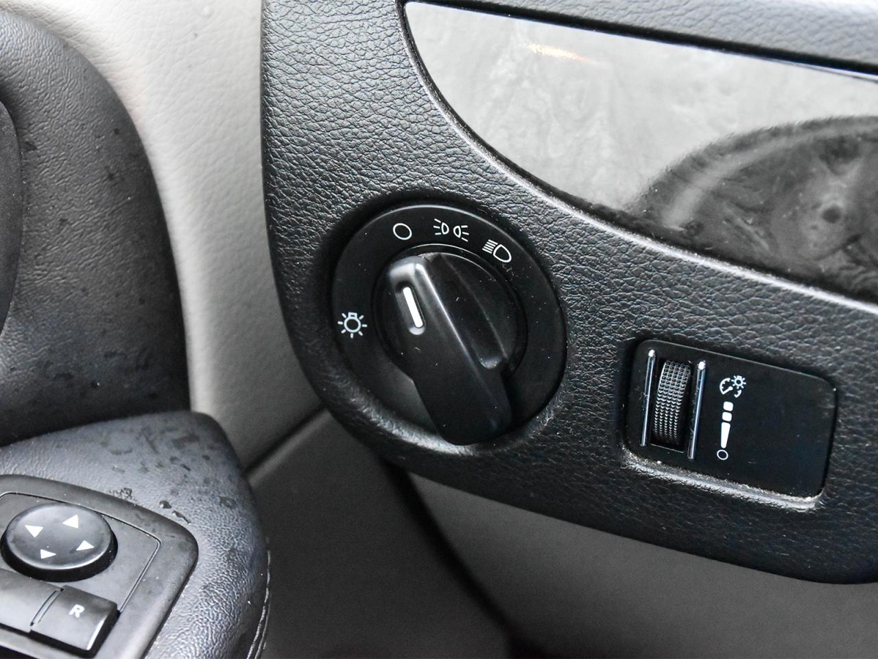 2015 Dodge Grand Caravan SE Photo