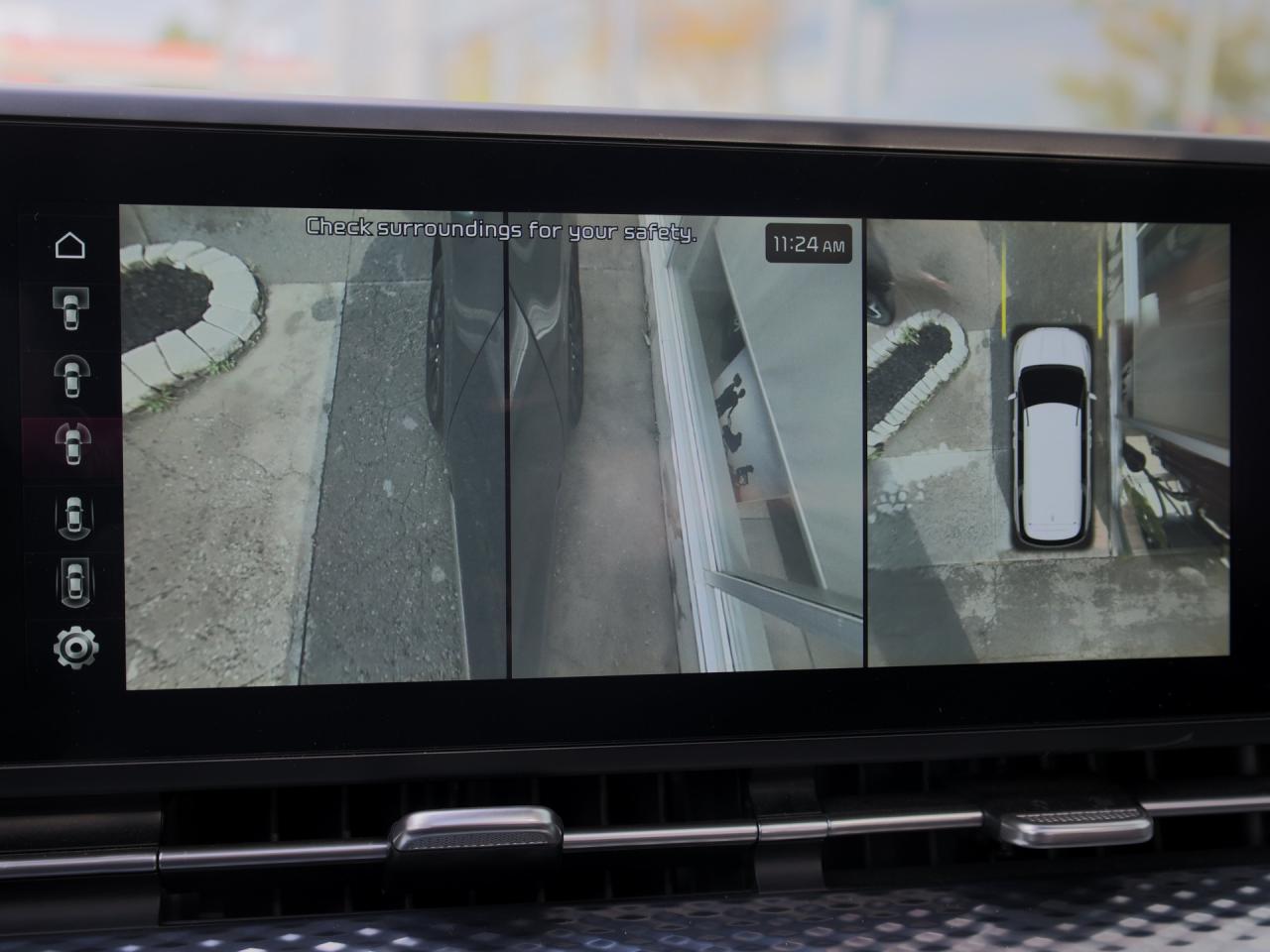 2024 Kia Carnival SX   Blindview Monitor   2nd Row Cooled Seat Photo