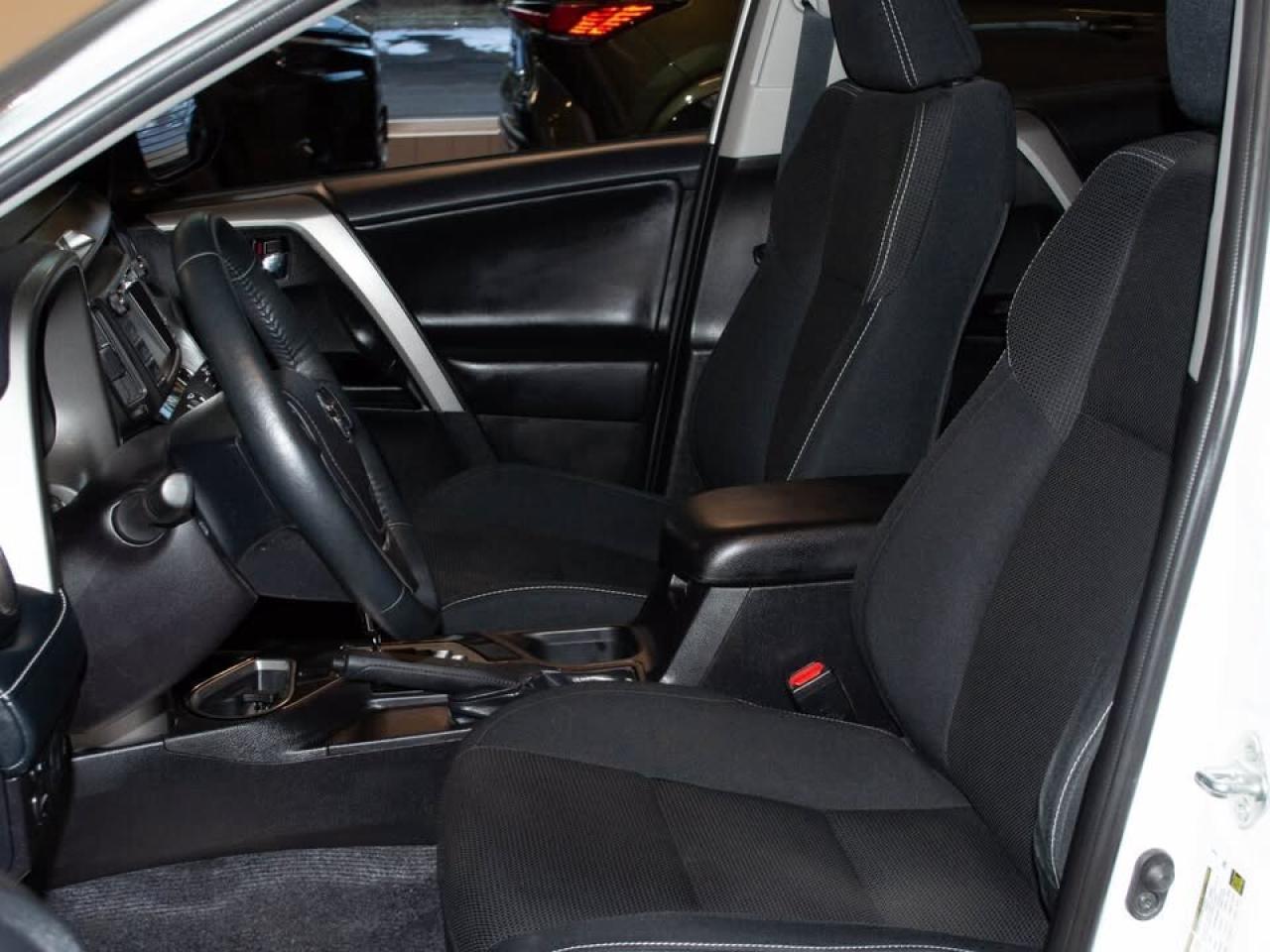 2018 Toyota RAV4 XLE Photo