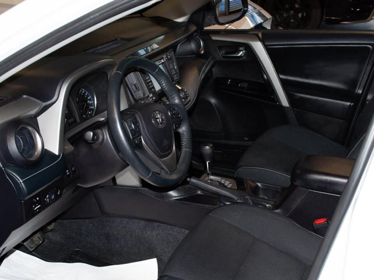 2018 Toyota RAV4 XLE Photo