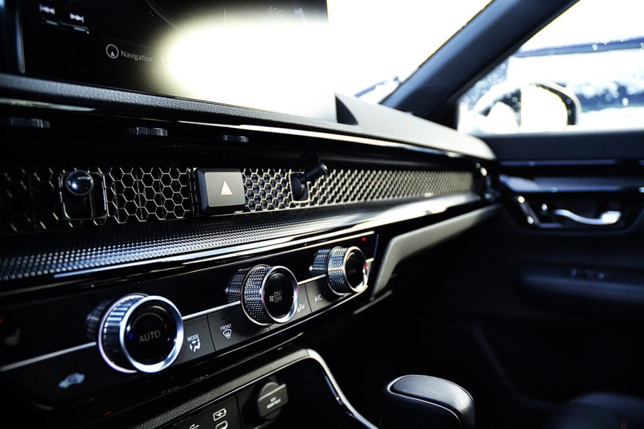 2024 Honda CR-V Hybrid HYBRID Touring All-wheel Drive Photo