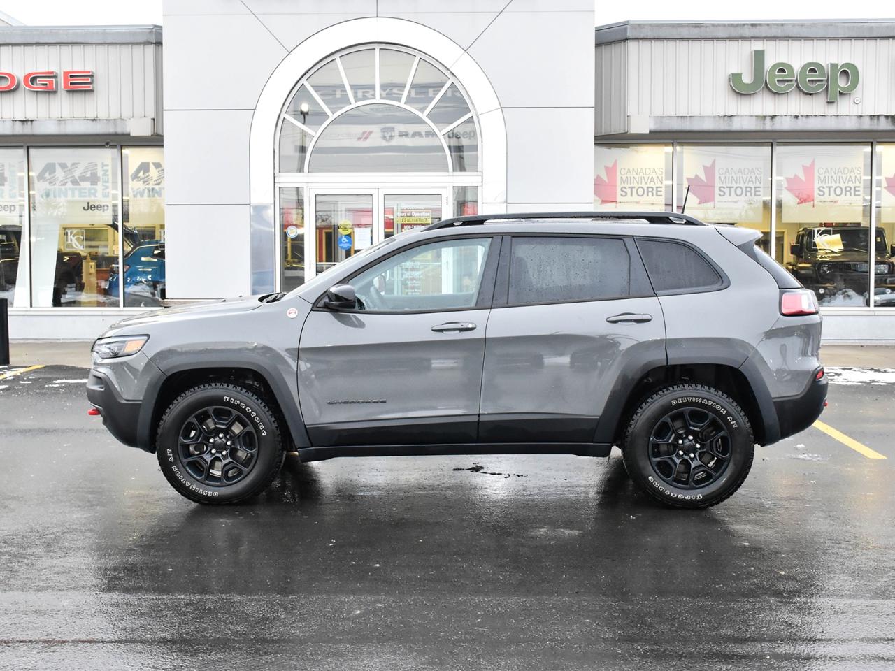 2022 Jeep Cherokee Trailhawk Photo4