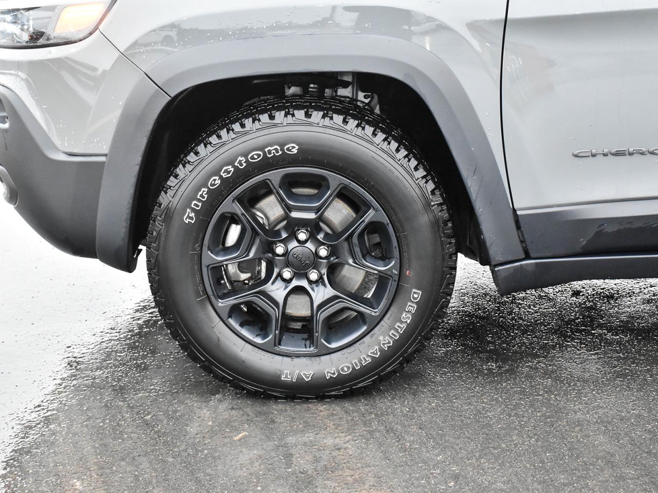 2022 Jeep Cherokee Trailhawk Photo