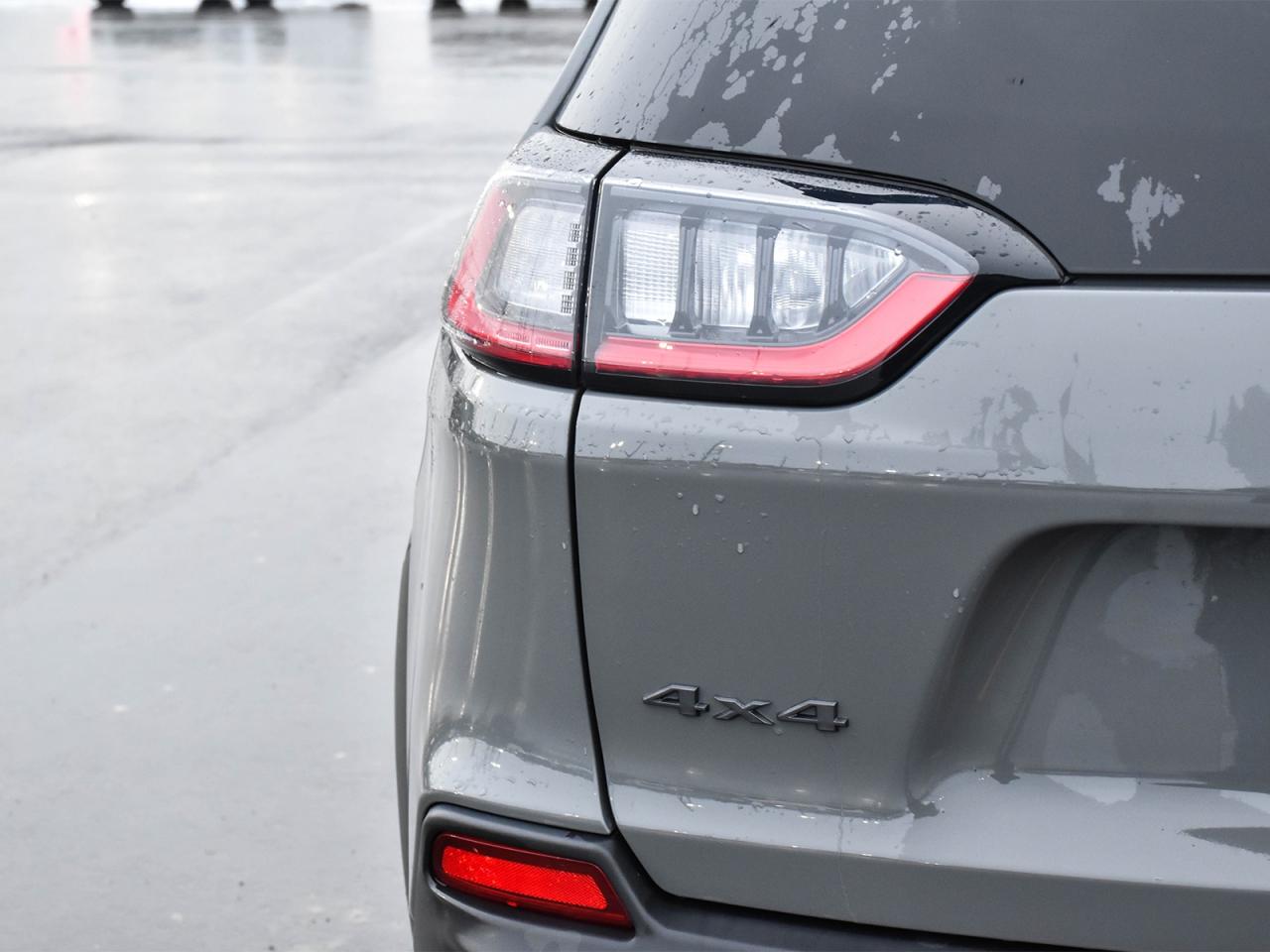 2022 Jeep Cherokee Trailhawk Photo