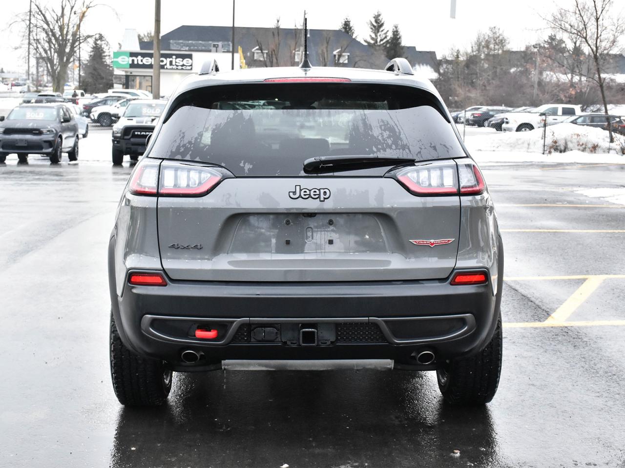 2022 Jeep Cherokee Trailhawk Photo
