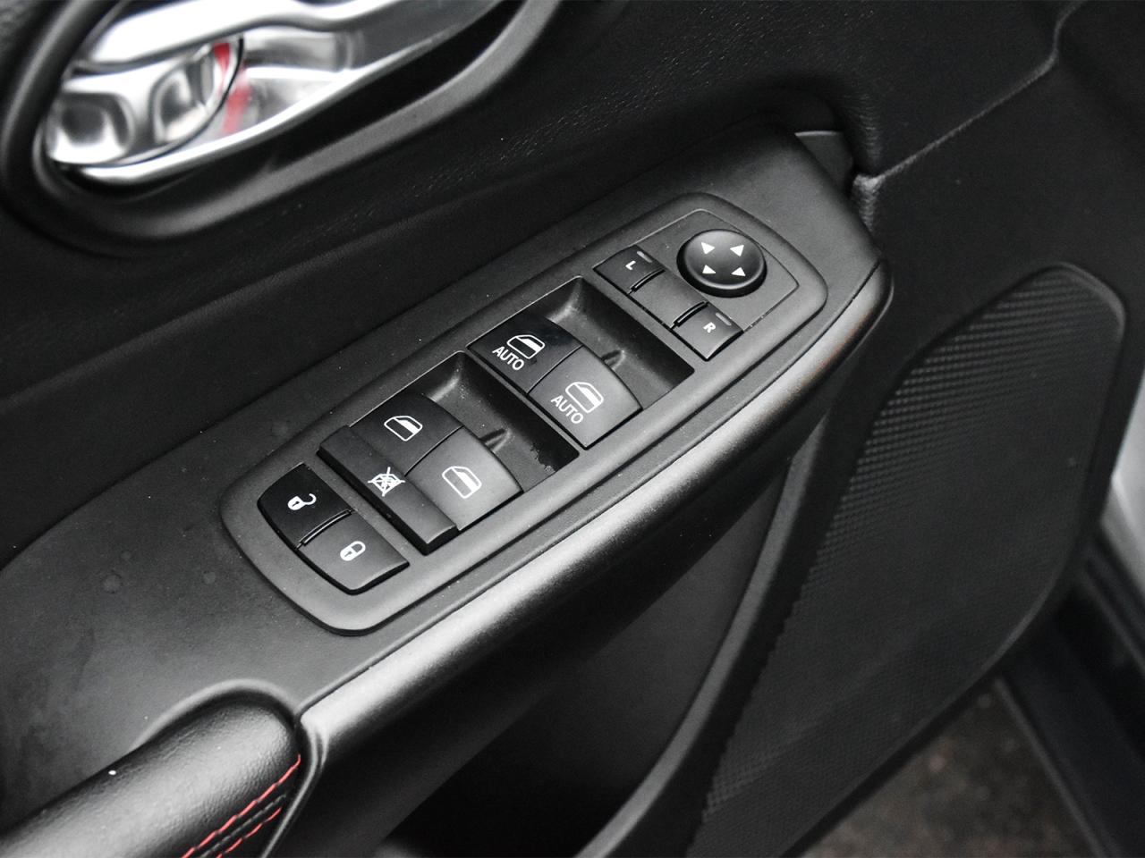 2022 Jeep Cherokee Trailhawk Photo