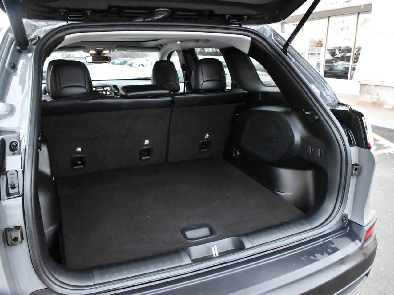 2022 Jeep Cherokee Trailhawk Photo