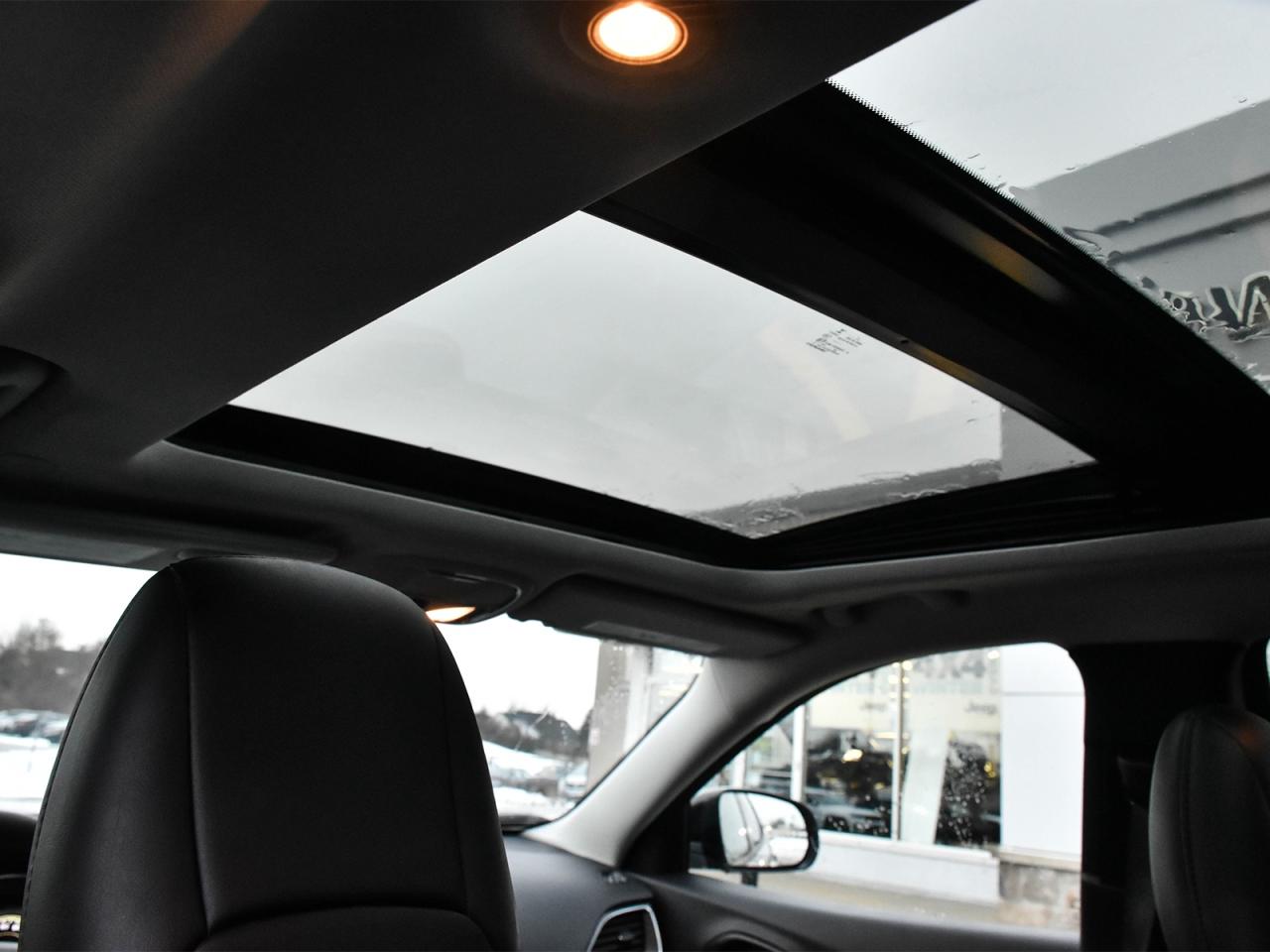 2022 Jeep Cherokee Trailhawk Photo