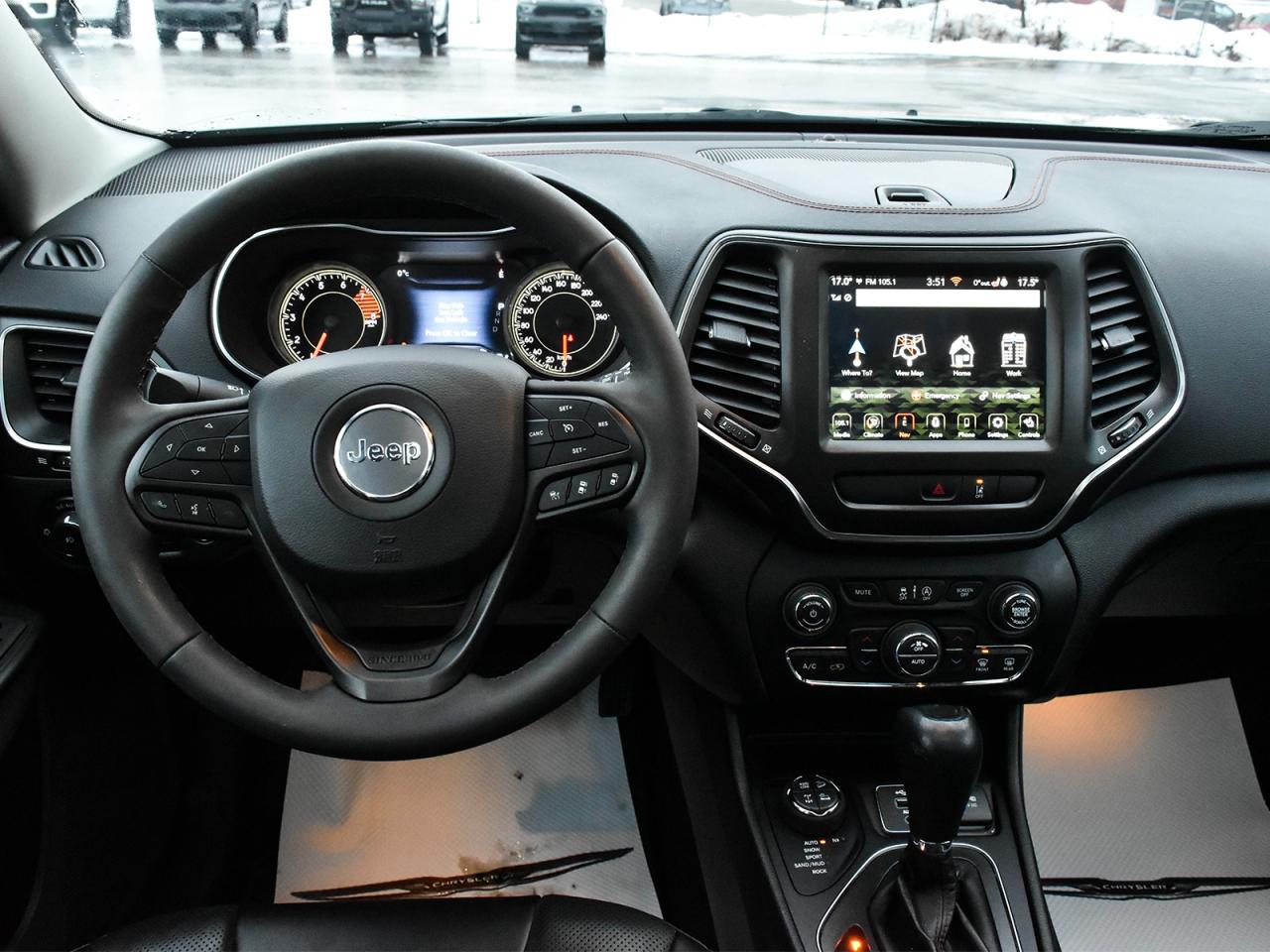 2022 Jeep Cherokee Trailhawk Photo