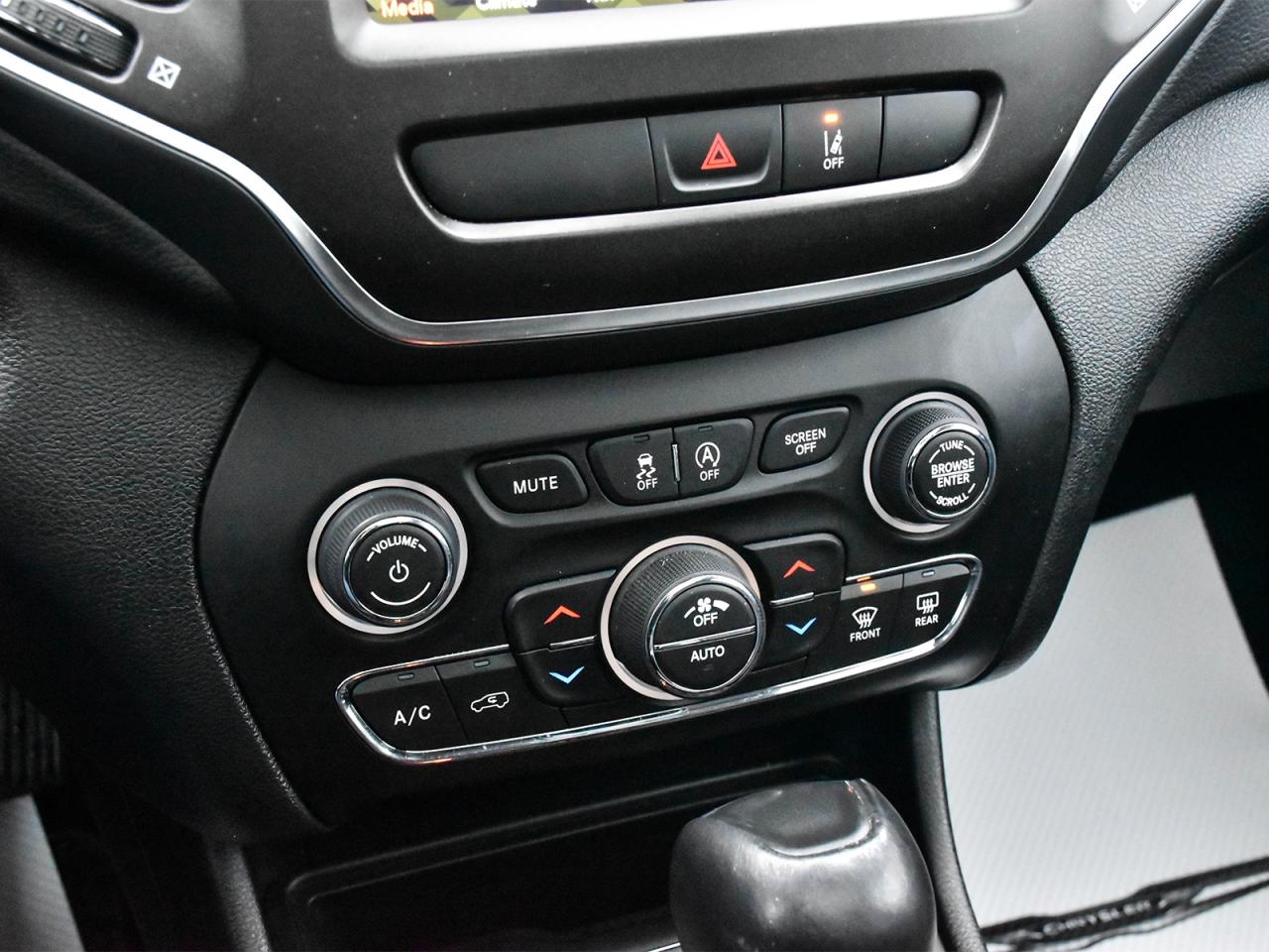 2022 Jeep Cherokee Trailhawk Photo